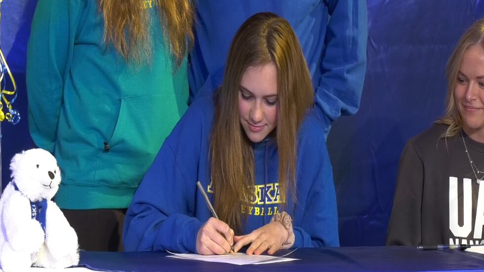 Ainsley Smith signs her national letter of intent to play for the Alaska Nanooks.